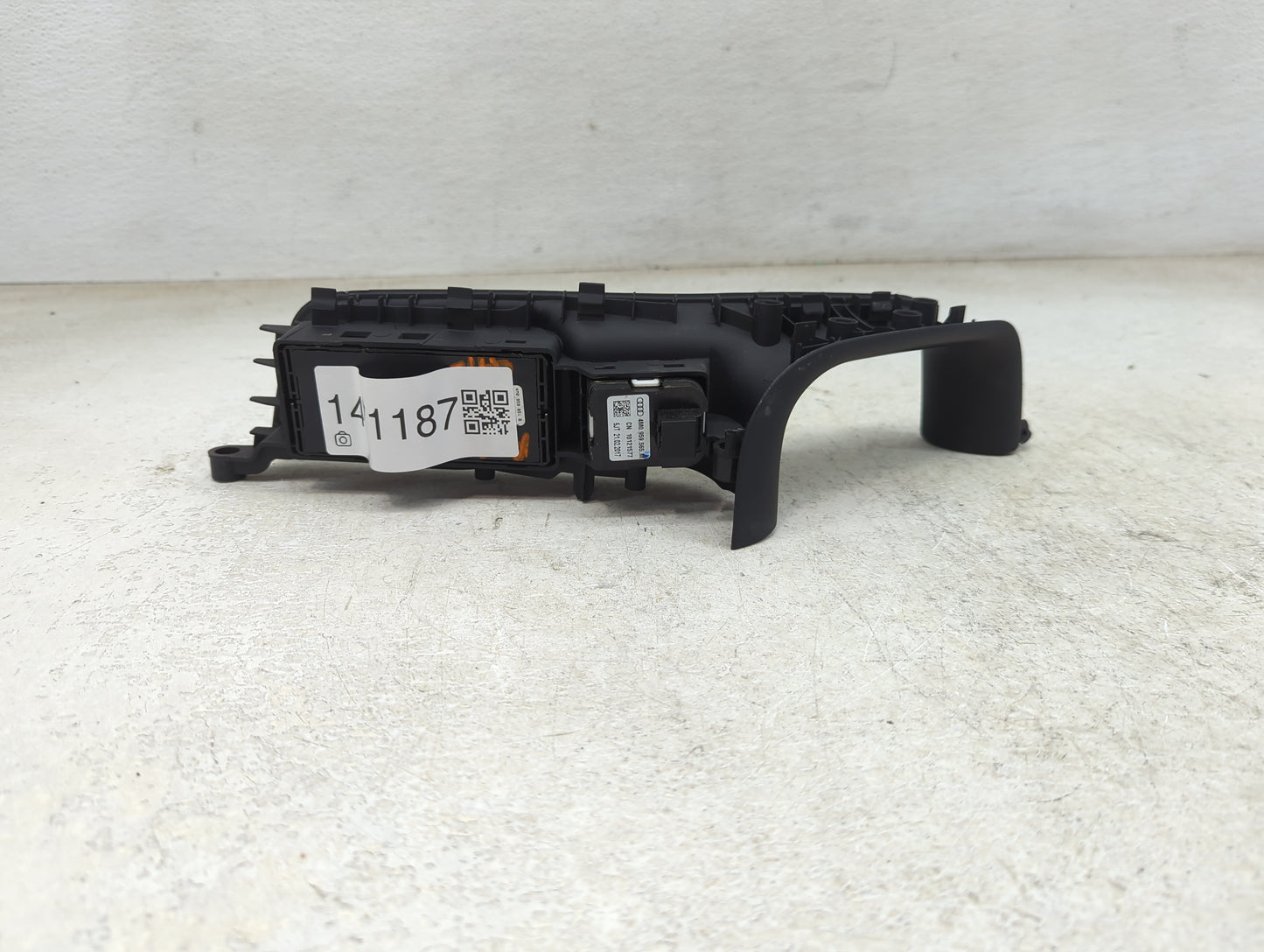 2017-2020 Audi Q7 Master Power Window Switch Replacement Driver Side Left P/N:4M0.959.565.M Fits Fits 2017 2018 2019 2020 OE