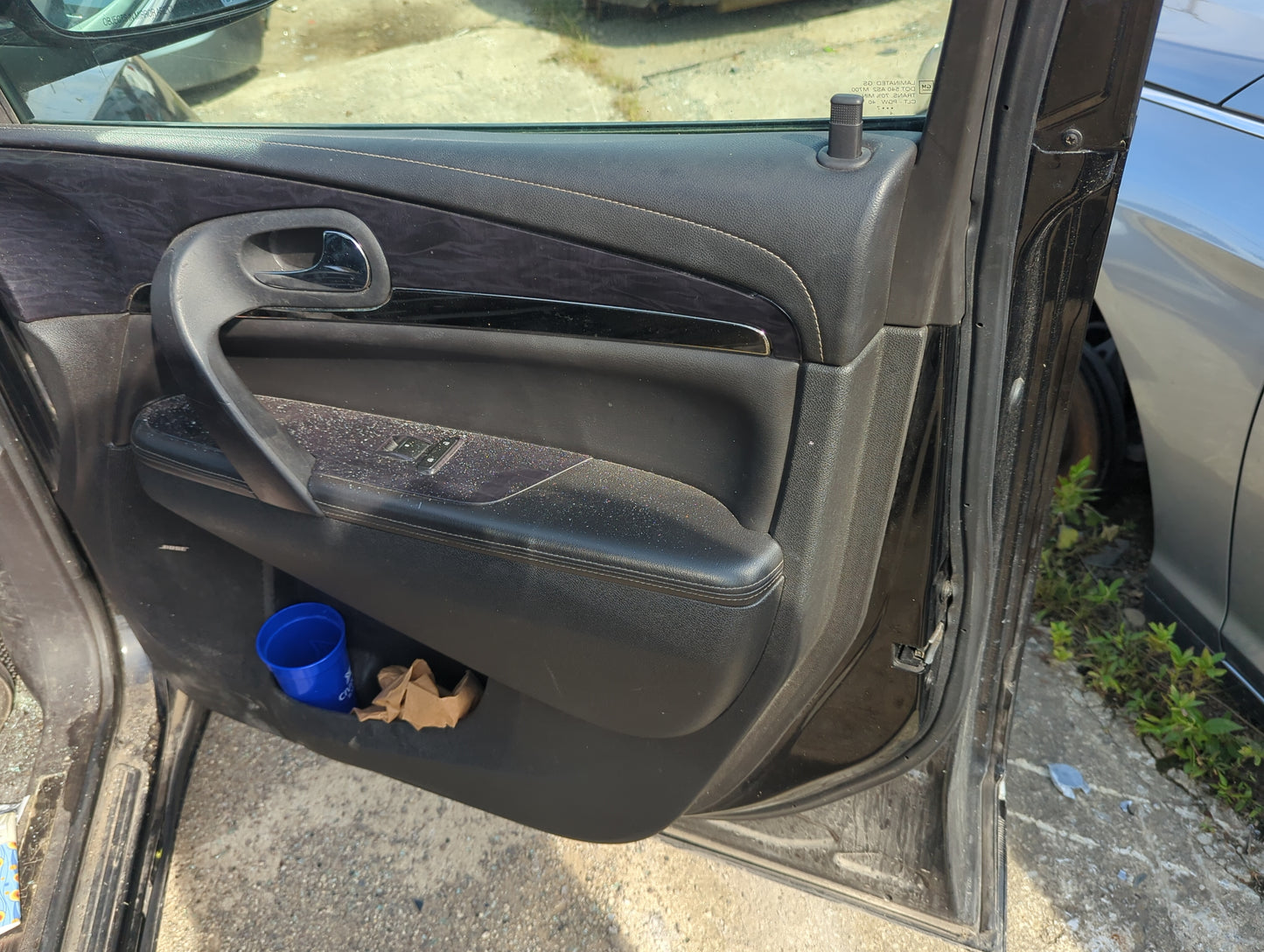 2017 Buick Enclave Front Right Passenger Interior Door Panel Trim - Oemusedautoparts1.com