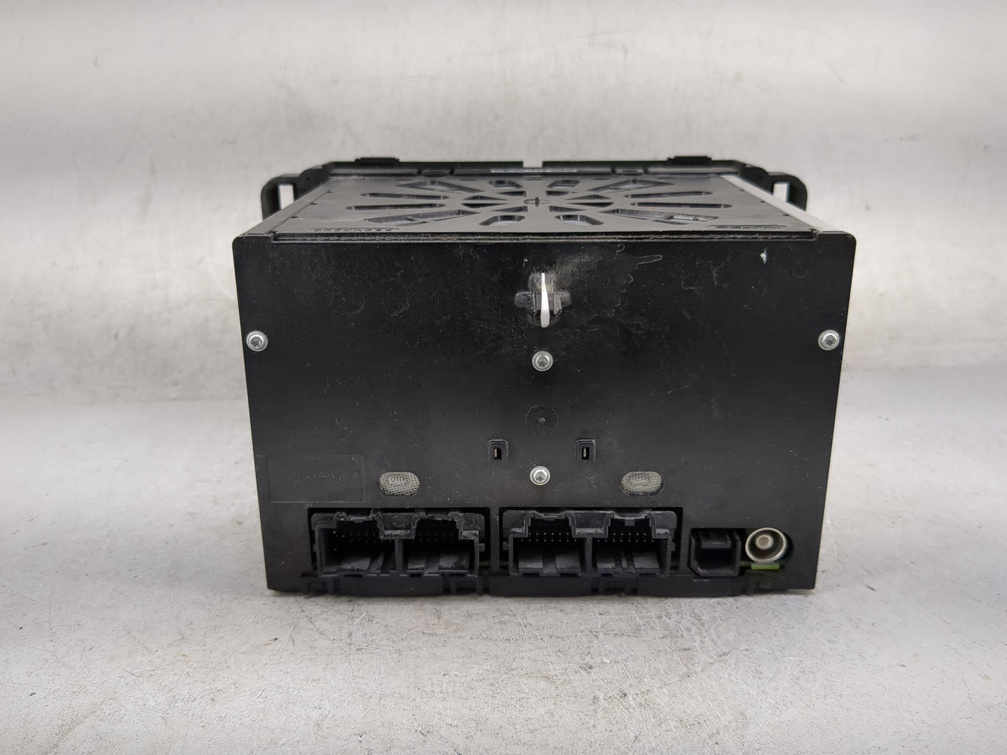 2016-2017 Buick Enclave Radio AM FM Cd Player Receiver Replacement P/N:84082781 28529989, L2C0050TR Fits Fits 2016 2017 OEM