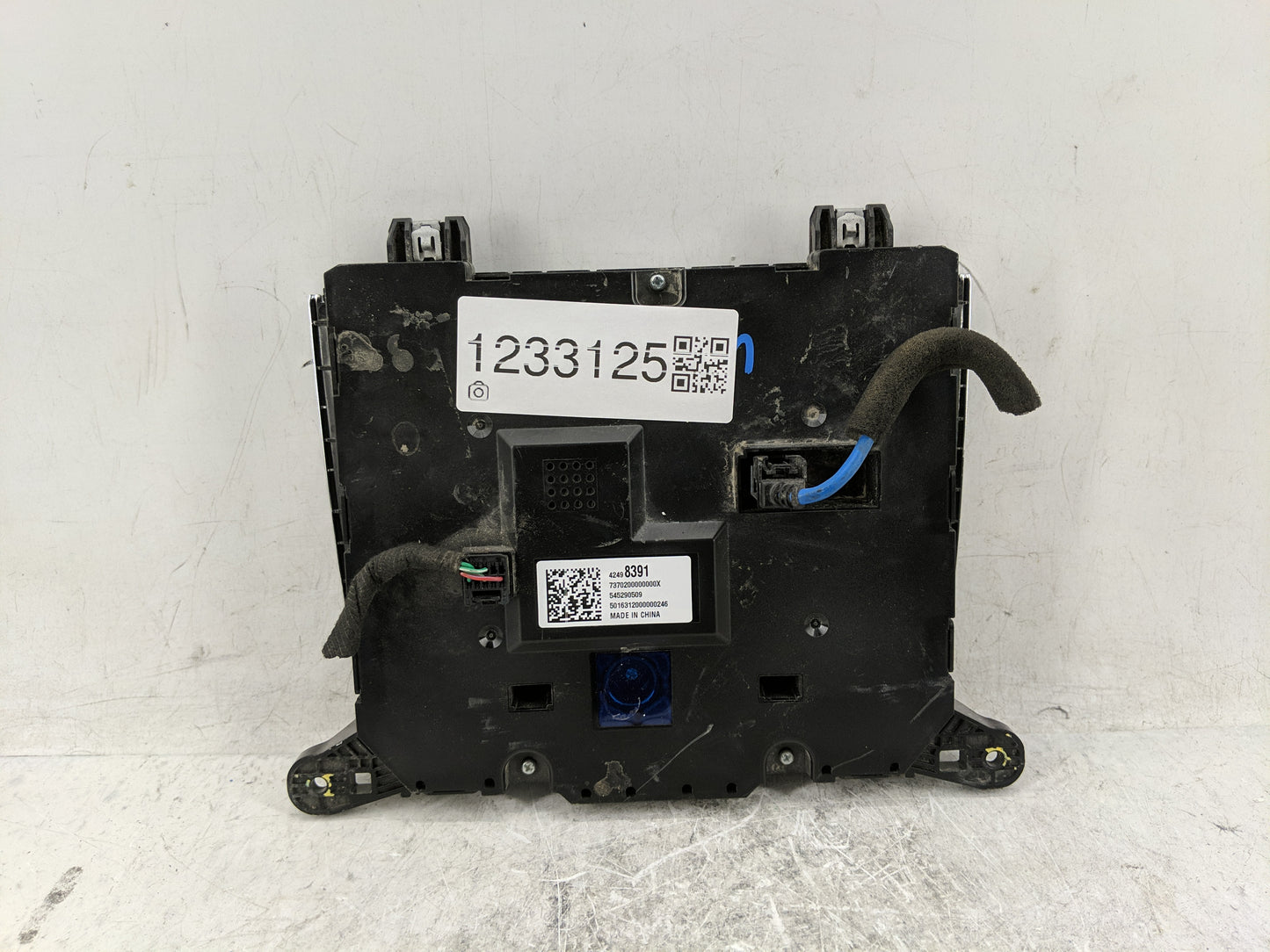 2017 Buick Encore Radio AM FM Cd Player Receiver Replacement P/N:42498391 Fits OEM Used Auto Parts - Oemusedautoparts1.com
