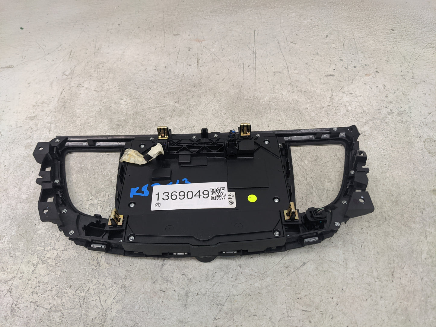 2017-2017 Buick Lacrosse Radio Control Panel - Oemusedautoparts1.com