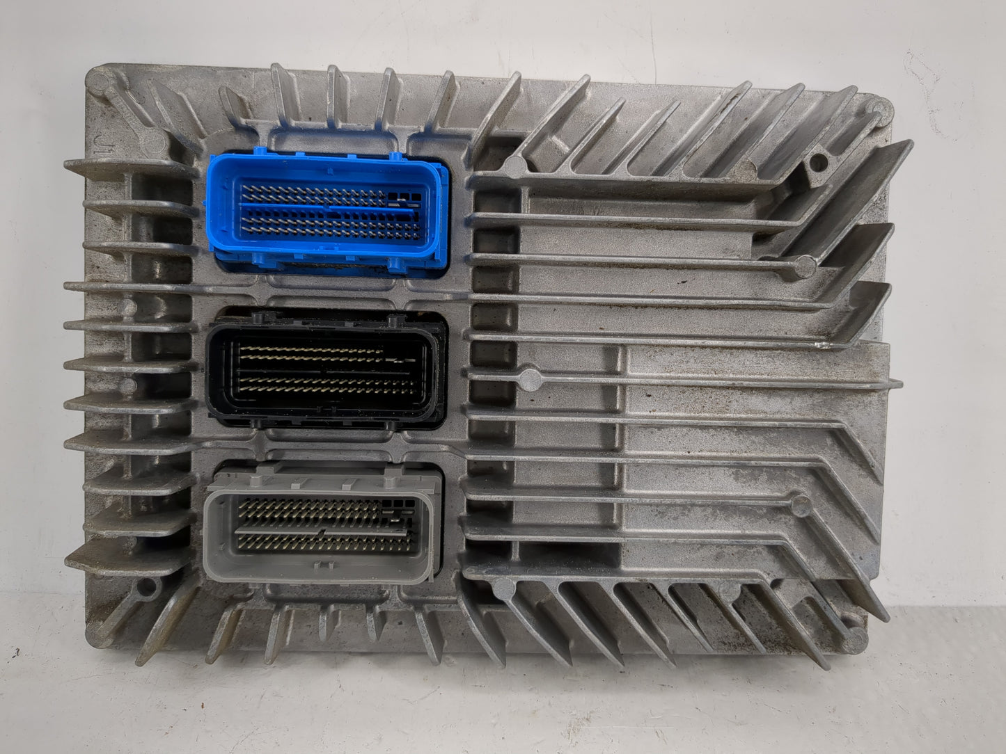 2017 Buick Regal PCM Engine Control Computer ECU ECM PCU OEM P/N:12666129 68086353 Fits Fits 2018 2019 2020 OEM Used Auto Pa