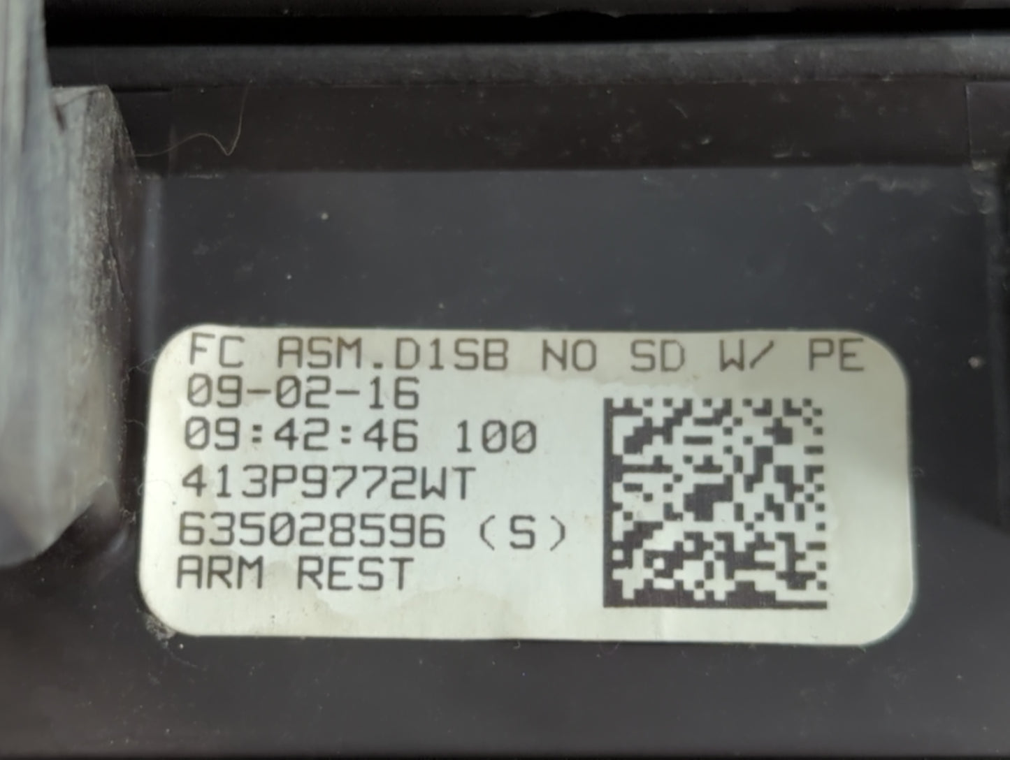 2015-2017 Buick Verano Center Console Armrest Cover Lid P/N:635028596 Fits Fits 2015 2016 2017 OEM Used Auto Parts - Oemused