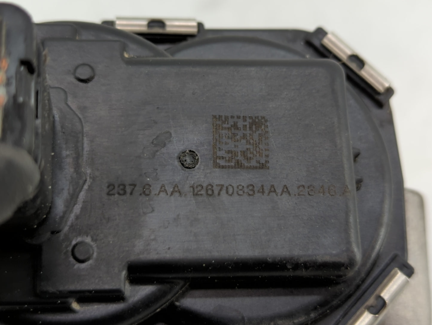 2016-2017 Buick Verano Throttle Body P/N:12669146AA 12632101CA, 12670834AA Fits Fits 2016 2017 OEM Used Auto Parts - Oemused