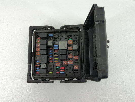 2017-2019 Cadillac Cts Fusebox Fuse Box Panel Relay Module P/N:23359587 84014012 Fits Fits 2017 2018 2019 OEM Used Auto Parts