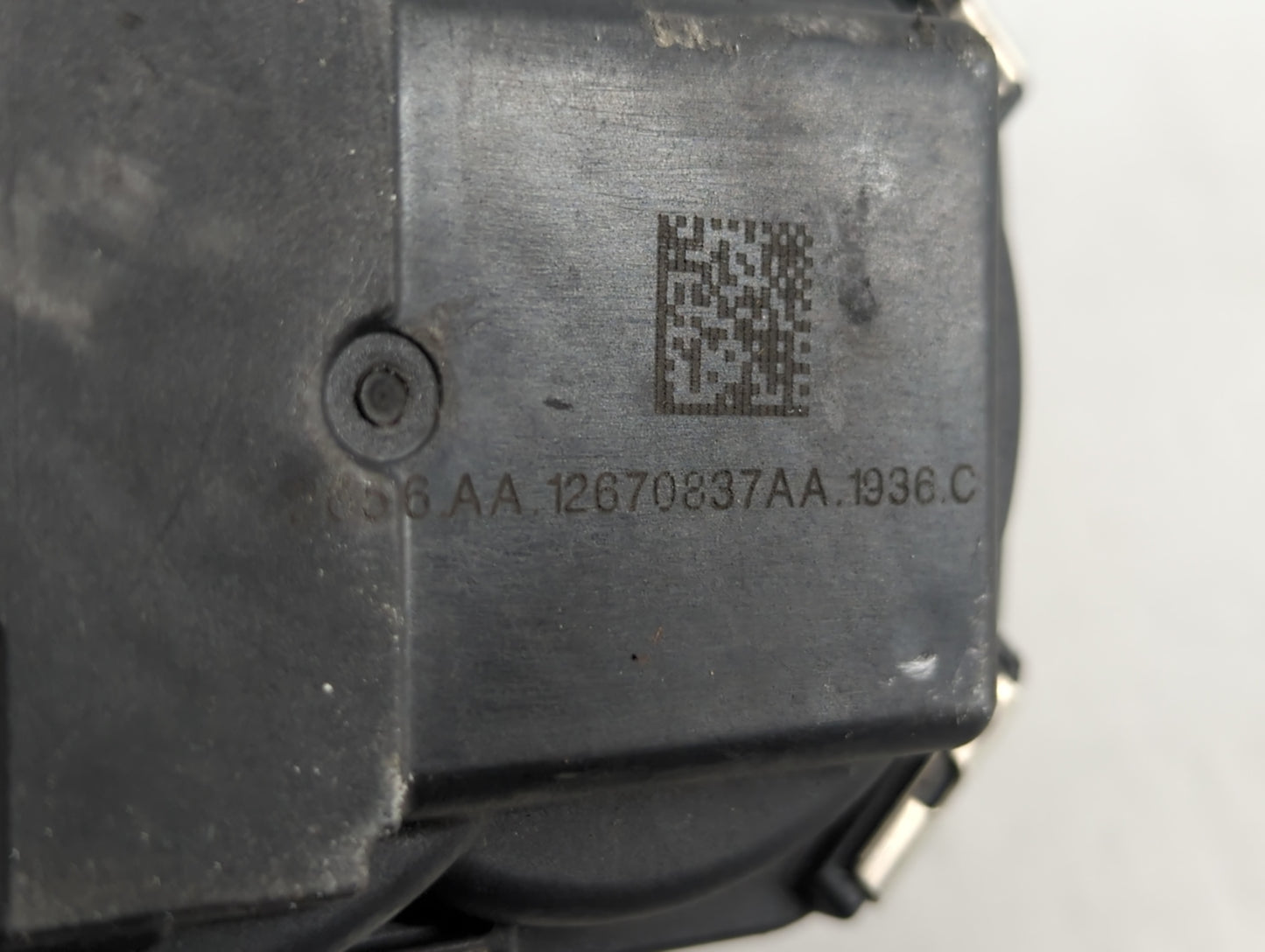 2014-2019 Cadillac Cts Throttle Body P/N:12670837AA Fits Fits 2013 2014 2015 2016 2017 2018 2019 2020 2021 OEM Used Auto Par