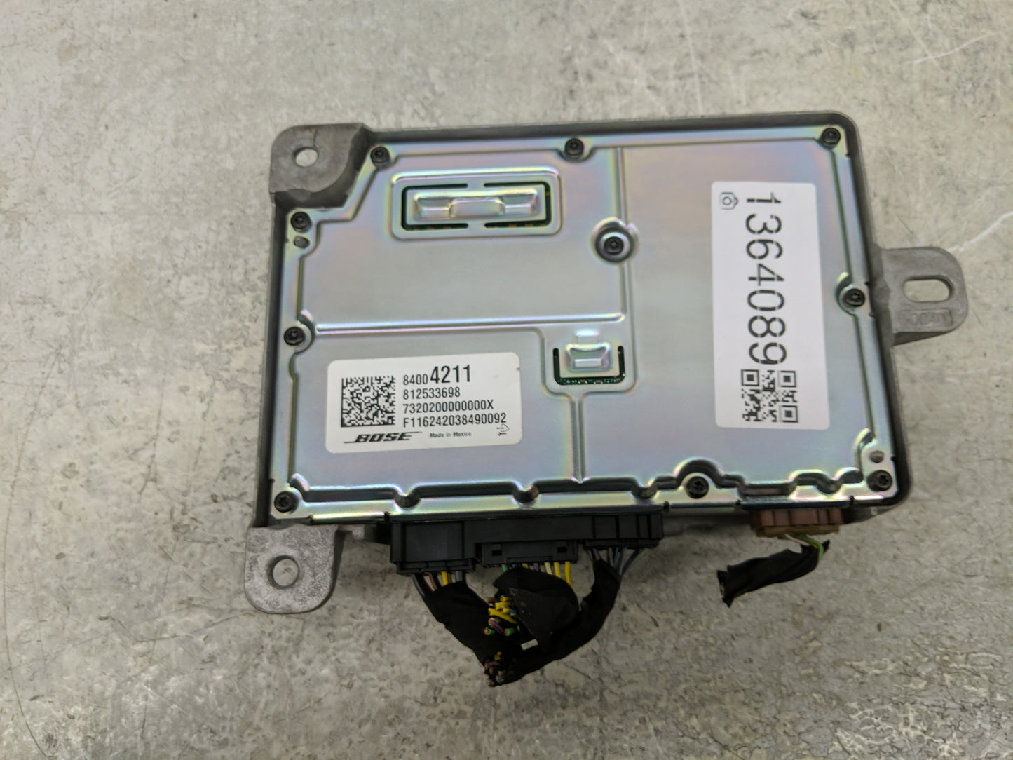 2015-2017 Cadillac Escalade Radio Speaker Amplifier 84004211 - Oemusedautoparts1.com
