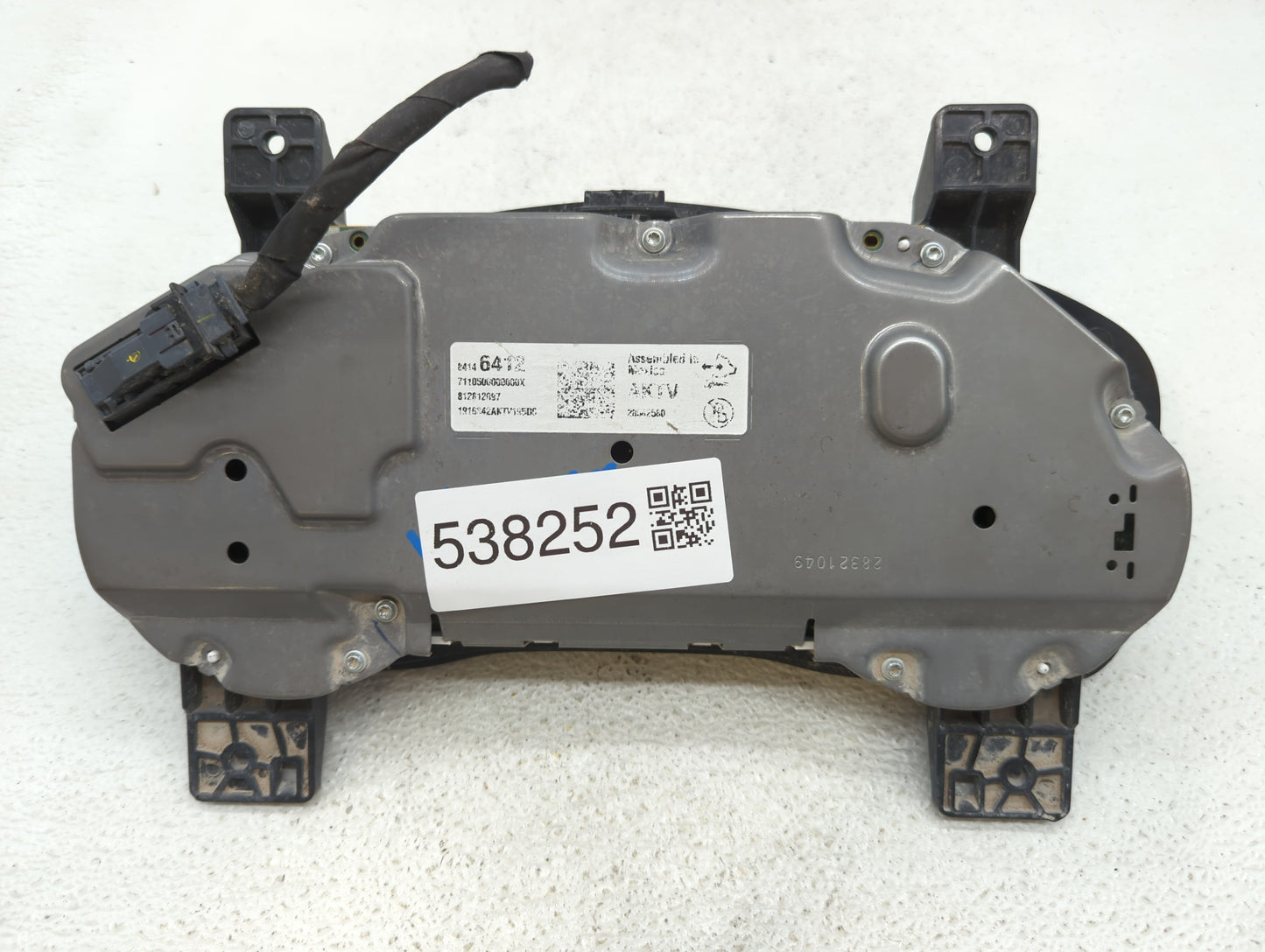 2017 Cadillac Xt5 Instrument Cluster Speedometer Gauges P/N:84146412 Fits OEM Used Auto Parts - Oemusedautoparts1.com