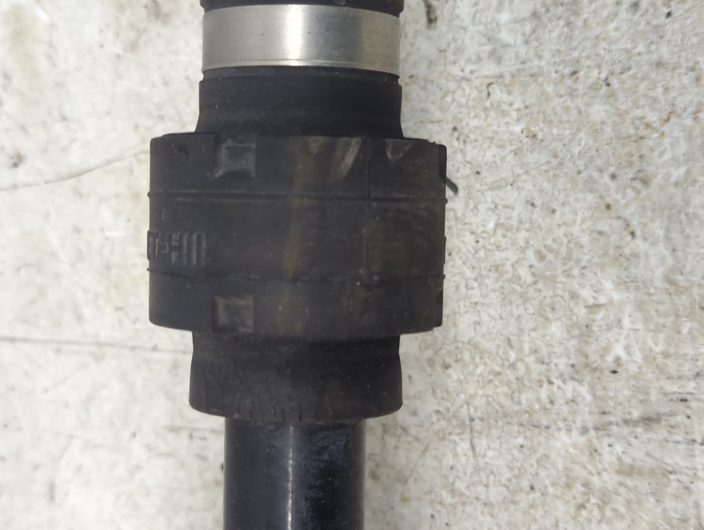 2017 Chevrolet Bolt Ev Axle Shaft Front Driver Cv C/v - Oemusedautoparts1.com