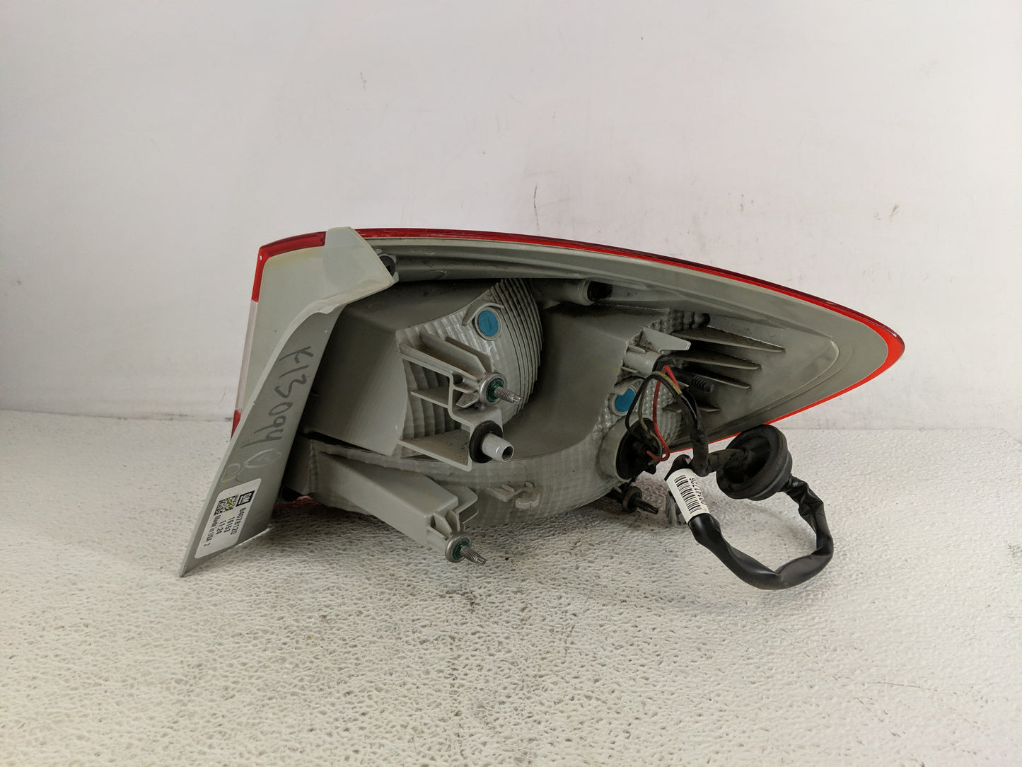 2017 Chevrolet Cruze Tail Light Assembly Passenger Right OEM P/N:84078120 Fits OEM Used Auto Parts - Oemusedautoparts1.com