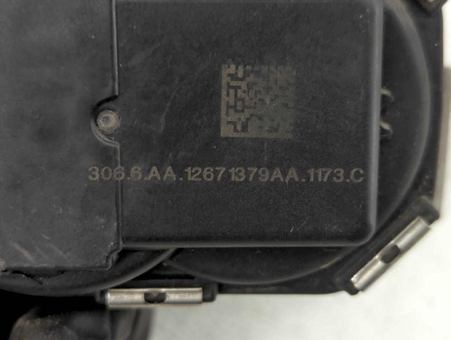 2017-2018 Chevrolet Cruze Throttle Body P/N:12671379AA 52049766 Fits Fits 2017 2018 OEM Used Auto Parts - Oemusedautoparts1.