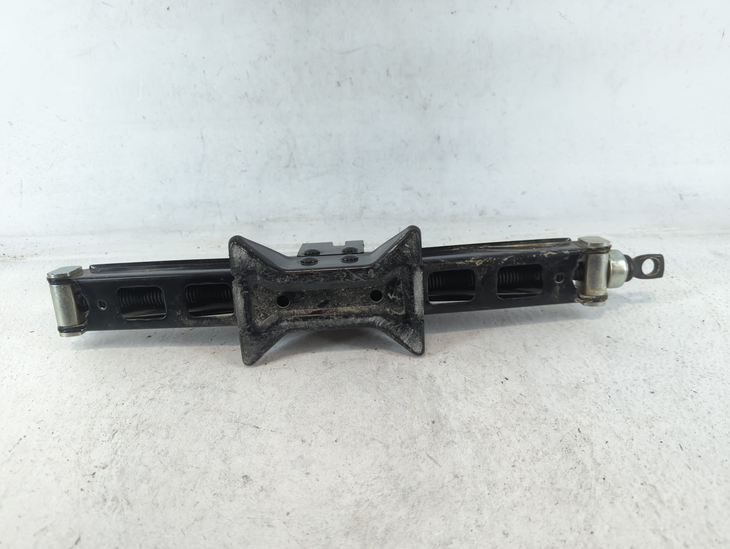 2017 Chevrolet Cruze Spare Scissor Car Jack 690001 - Oemusedautoparts1.com