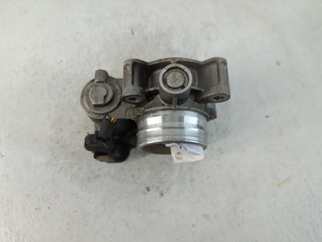 2017-2019 Chevrolet Cruze Throttle Body P/N:12671379AA Fits Fits 2016 2017 2018 2019 2020 2021 2022 OEM Used Auto Parts