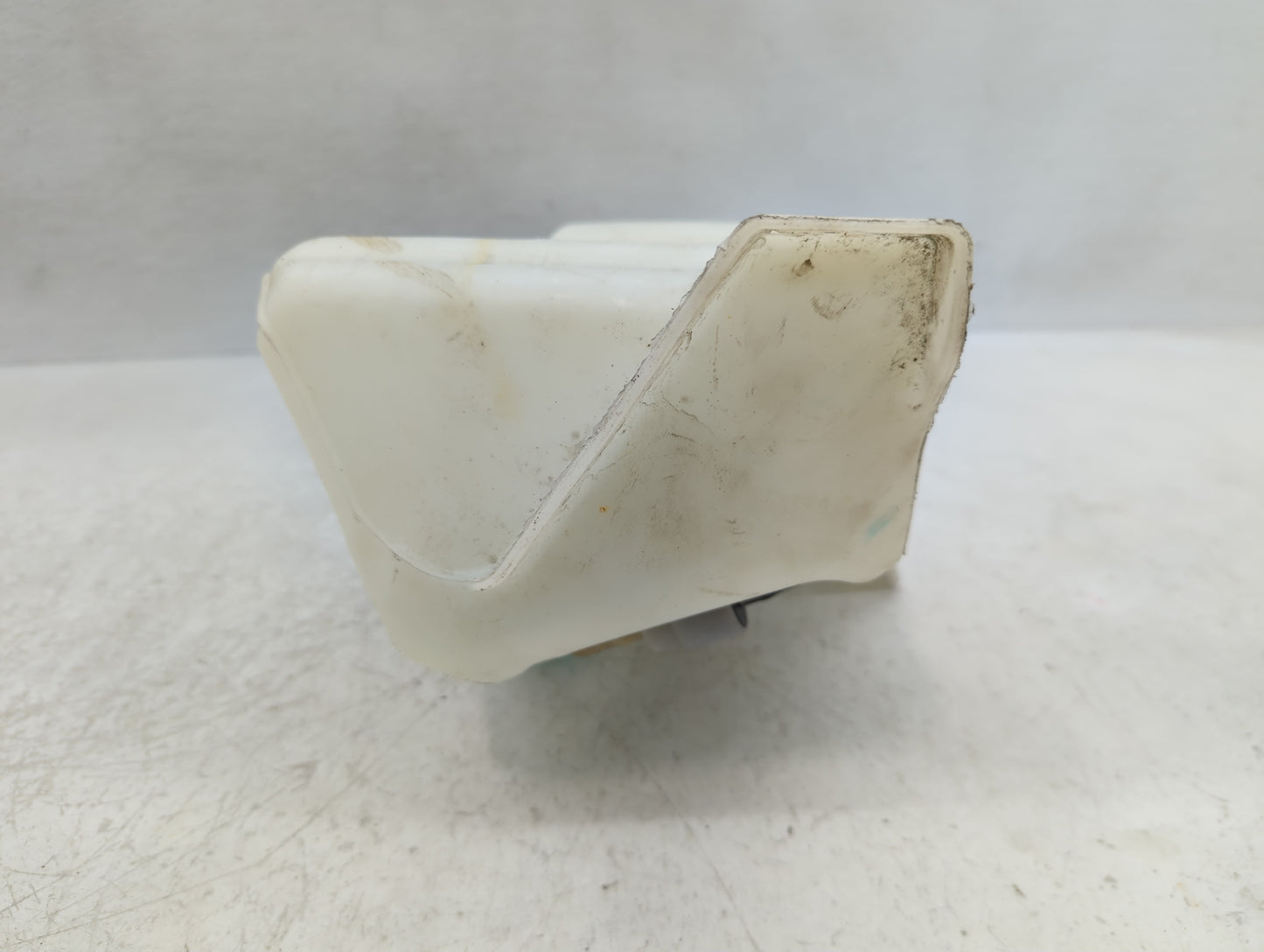 2017-2017 Chevrolet Equinox Windshield Washer Fluid Reservoir Bottle Oem - Oemusedautoparts1.com