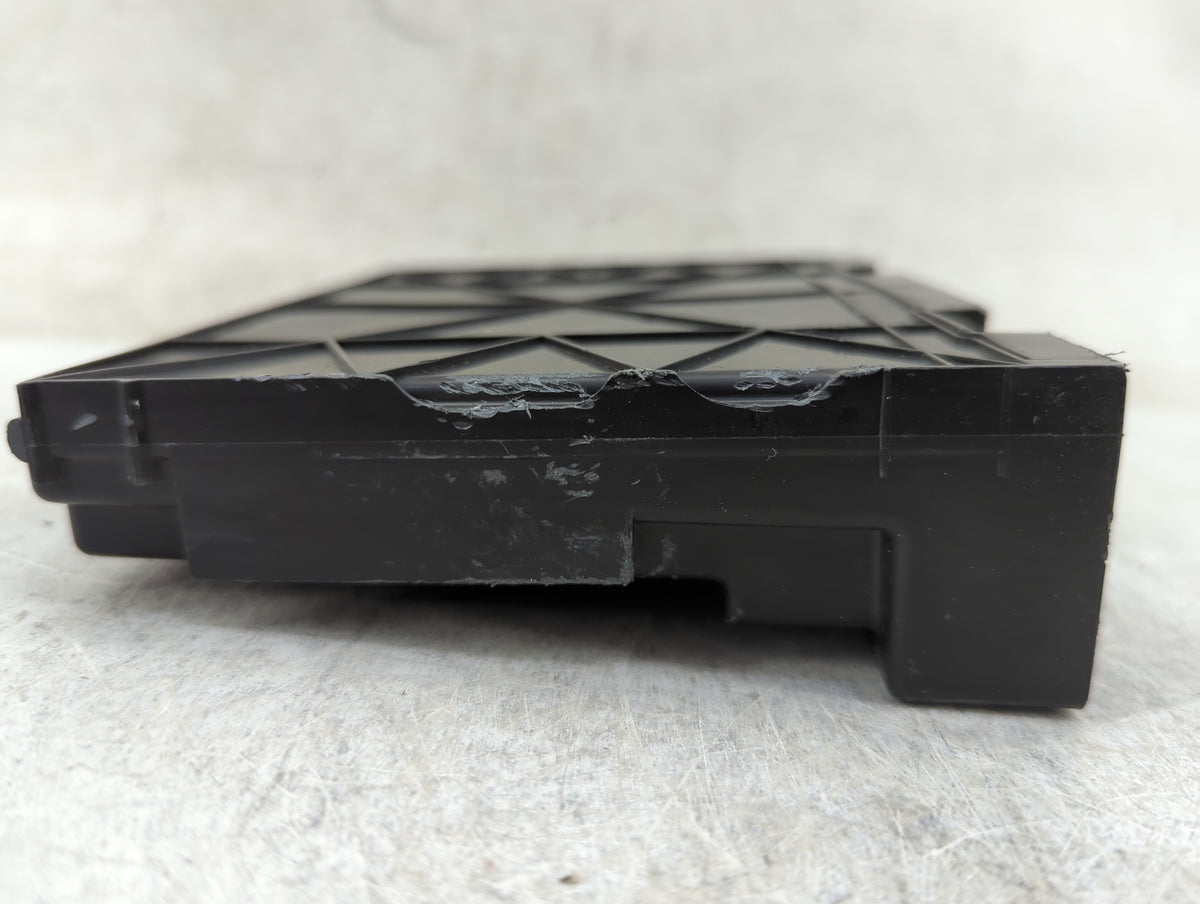 2016-2017 Chevrolet Equinox Body Control Module Bcm Inner Cabin Fuse Box 1147646 - Oemusedautoparts1.com