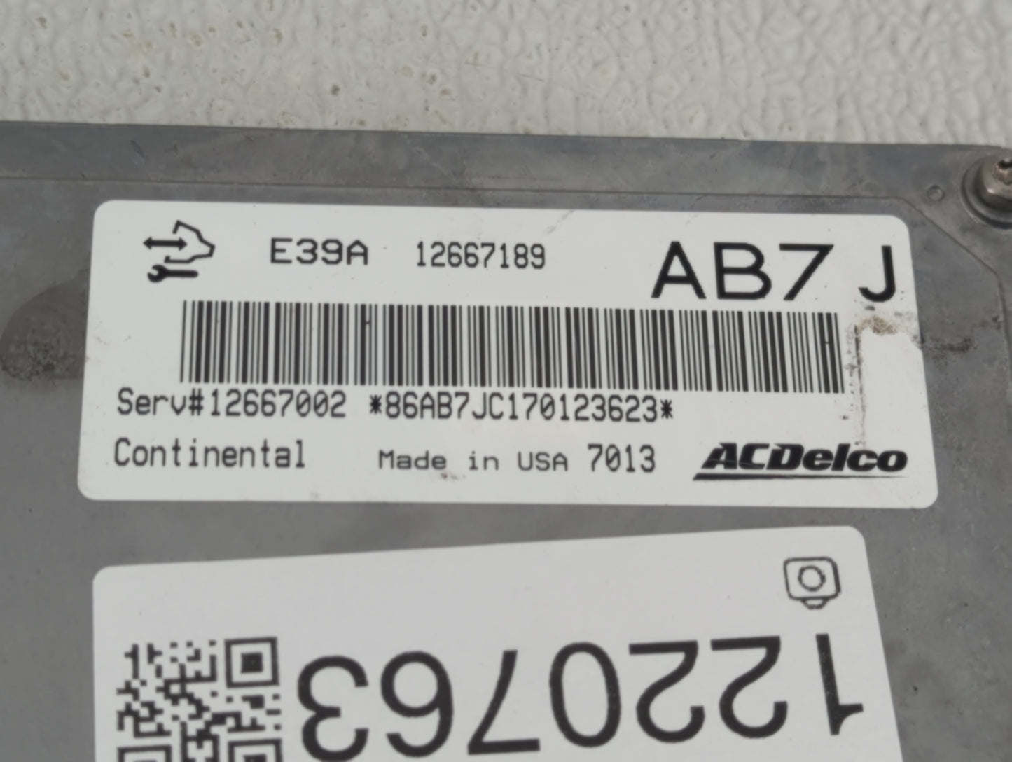 2017 Chevrolet Equinox PCM Engine Control Computer ECU ECM PCU OEM P/N:12667189 Fits Fits 2018 2019 2020 OEM Used Auto Parts