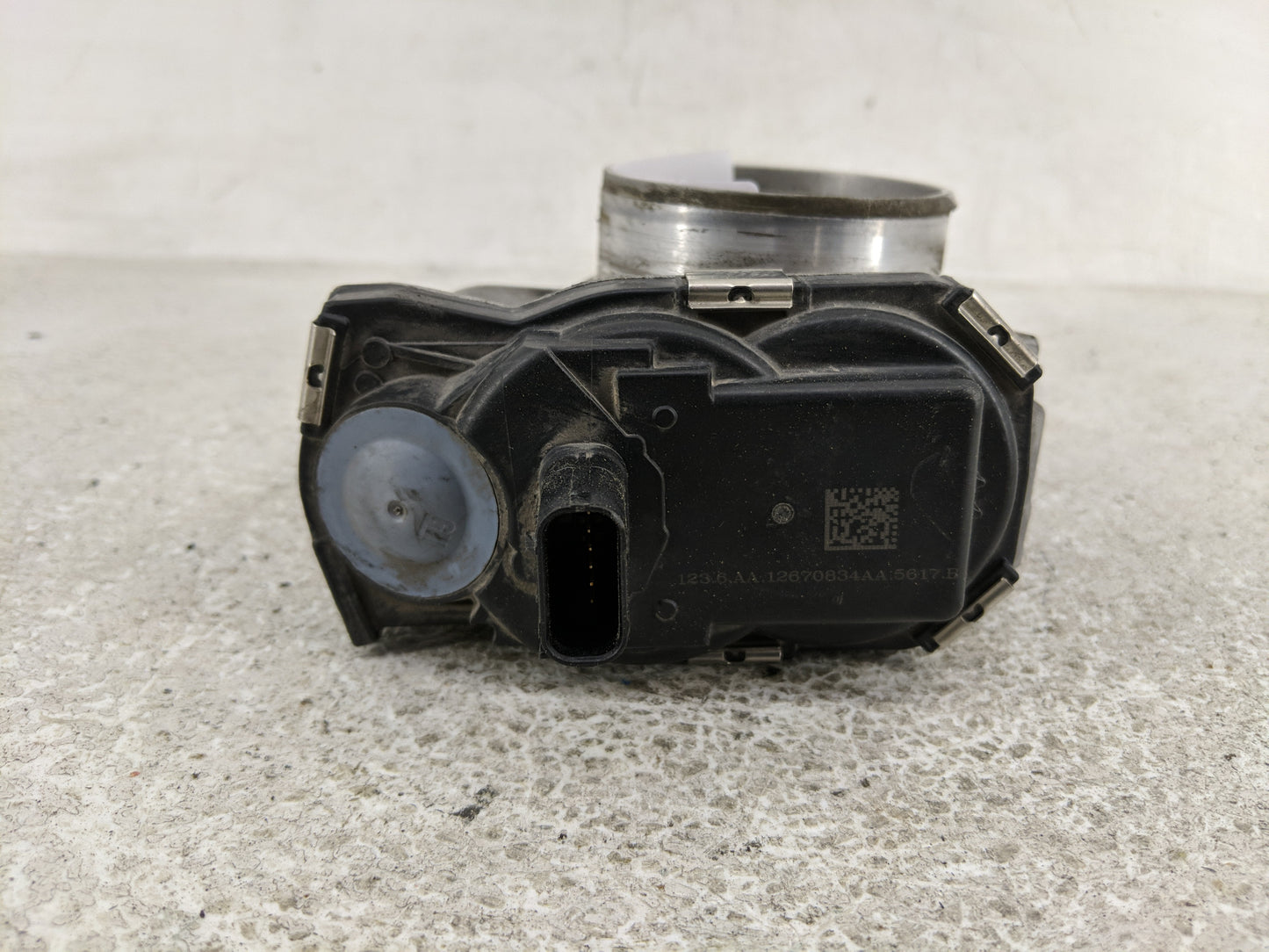 2016-2017 Chevrolet Equinox Throttle Body P/N:12670834AA Fits Fits 2016 2017 OEM Used Auto Parts - Oemusedautoparts1.com