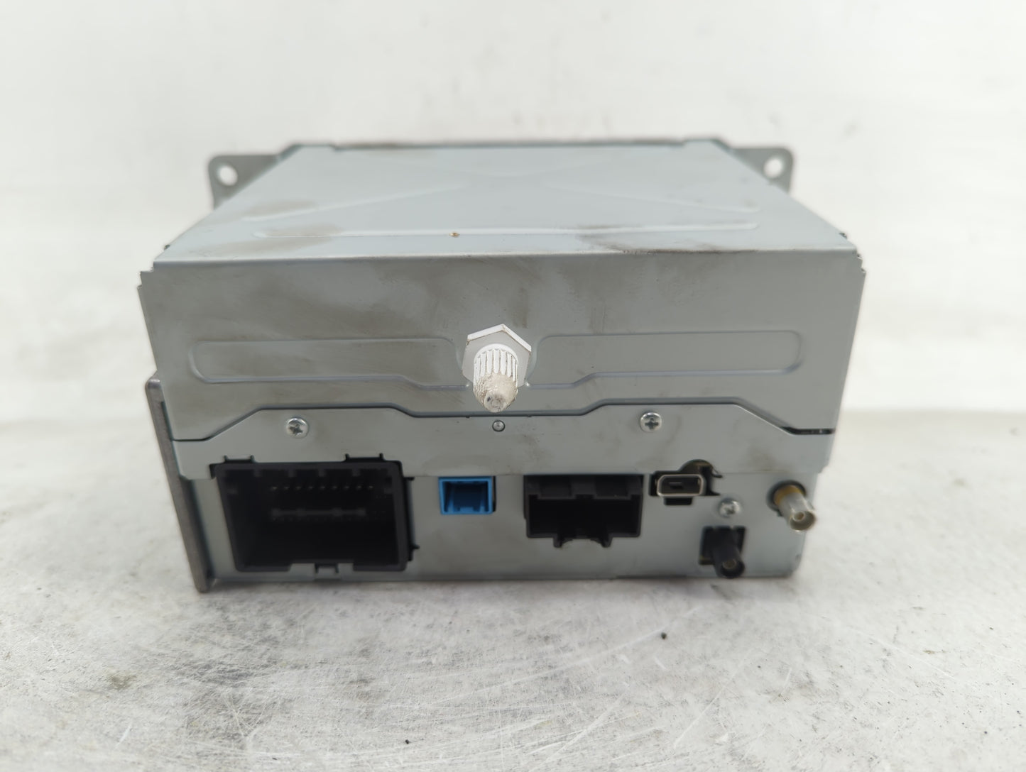 2016-2017 Chevrolet Equinox Radio AM FM Cd Player Receiver Replacement P/N:84064076 Fits Fits 2016 2017 OEM Used Auto Parts