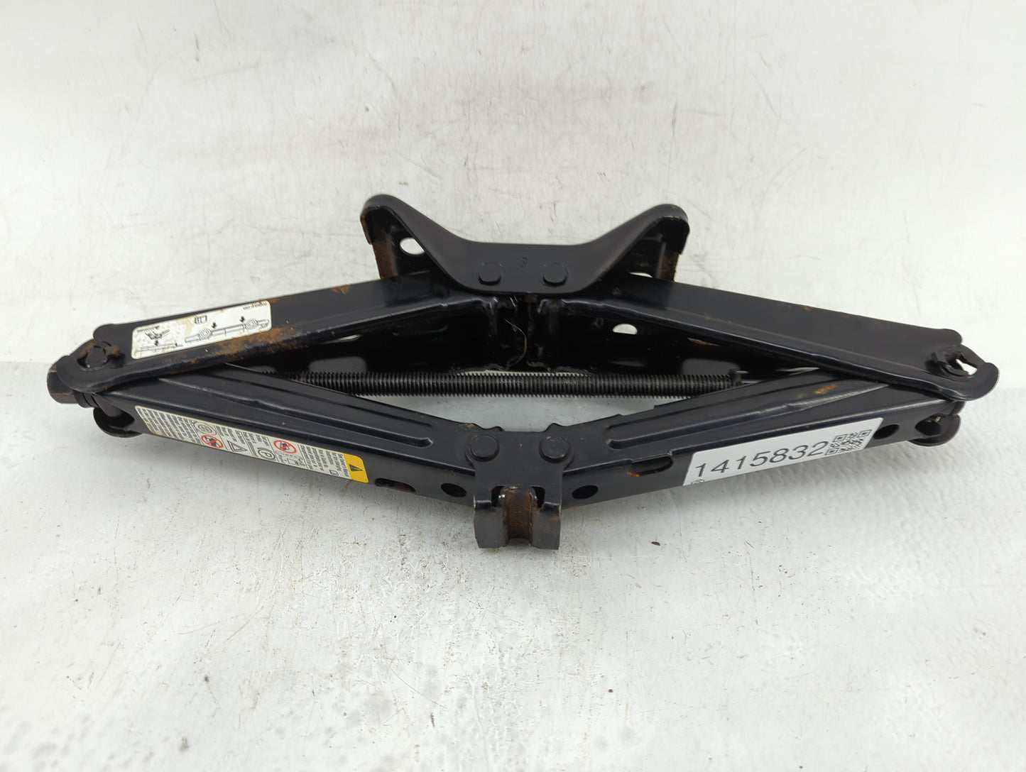 2017 Chevrolet Equinox Spare Scissor Car Jack 1415832 - Oemusedautoparts1.com
