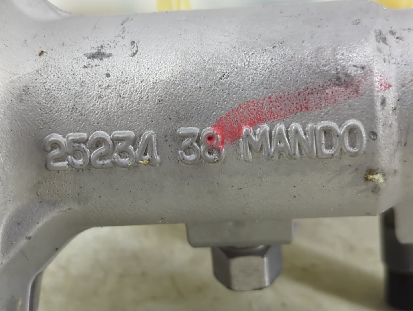 2011-2017 Chevrolet Equinox Brake Master Cylinder 1490648 - Oemusedautoparts1.com