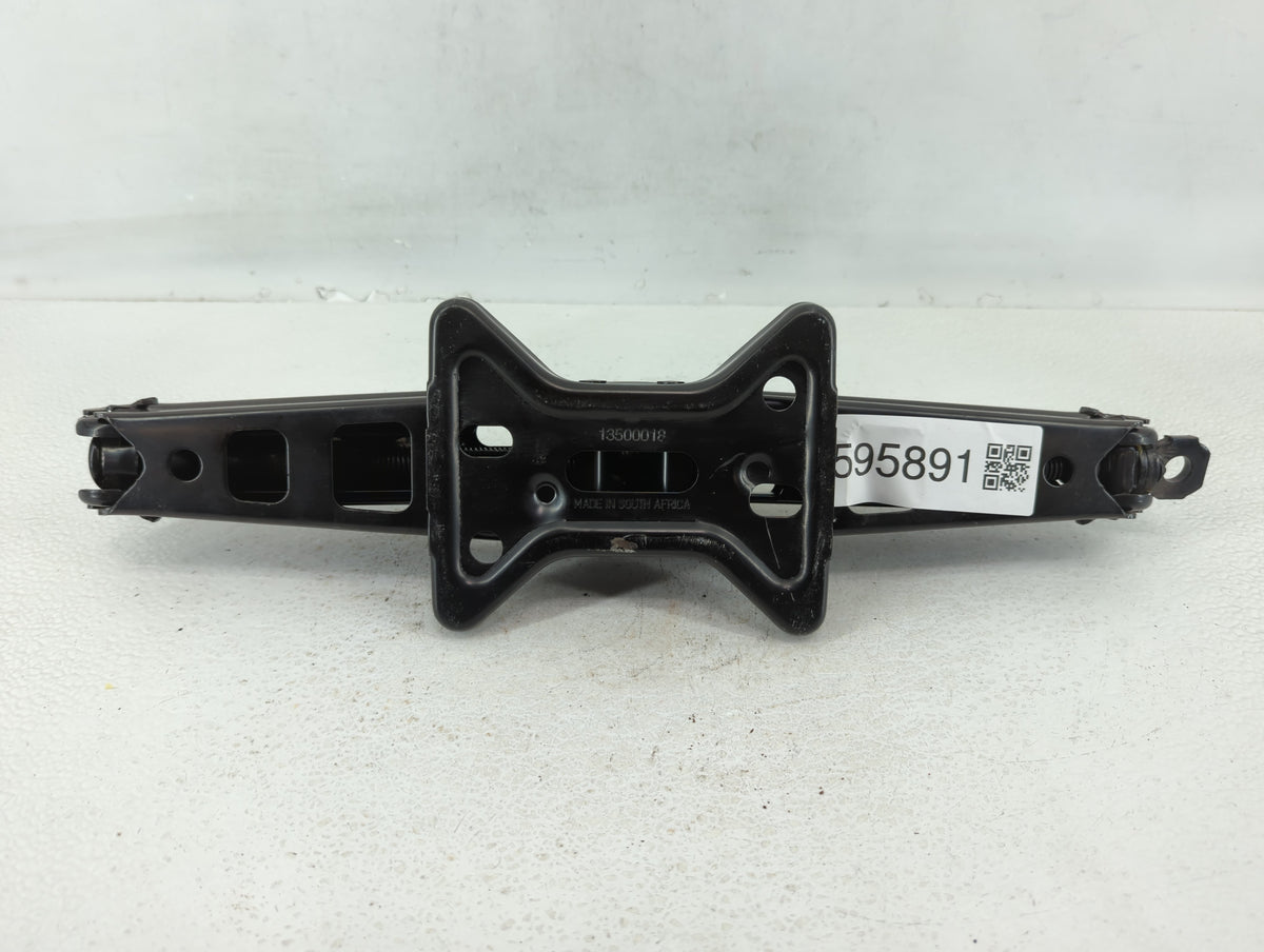 2017 Chevrolet Equinox Spare Scissor Car Jack 595891 - Oemusedautoparts1.com
