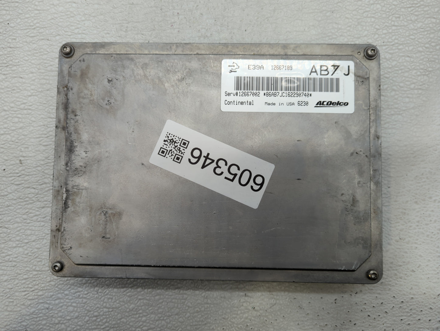 2017 Chevrolet Equinox PCM Engine Control Computer ECU ECM PCU OEM P/N:12667189 Fits Fits 2018 2019 2020 OEM Used Auto Parts