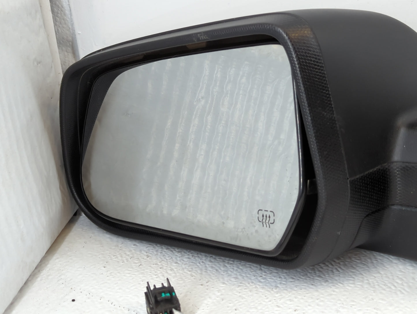 2015-2017 Chevrolet Equinox Driver Side View Mirror - Left Door Mirror OEM Used - Oemusedautoparts1.com