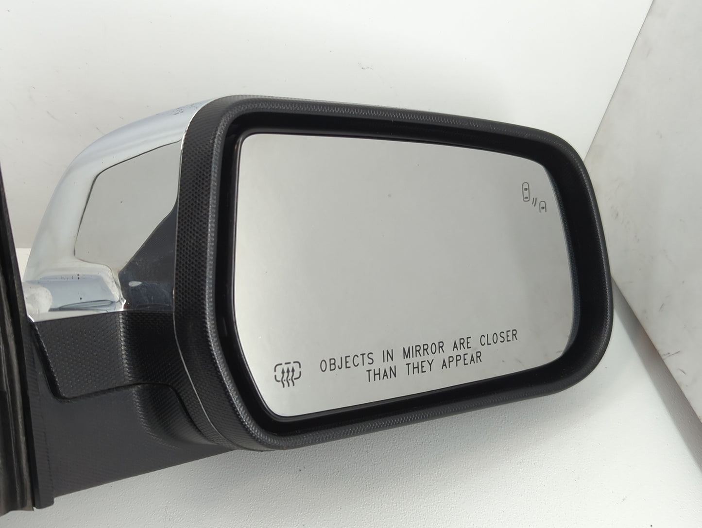 2016-2017 Chevrolet Equinox Passenger Side View Mirror - Right Door Mirror OEM Used - Oemusedautoparts1.com