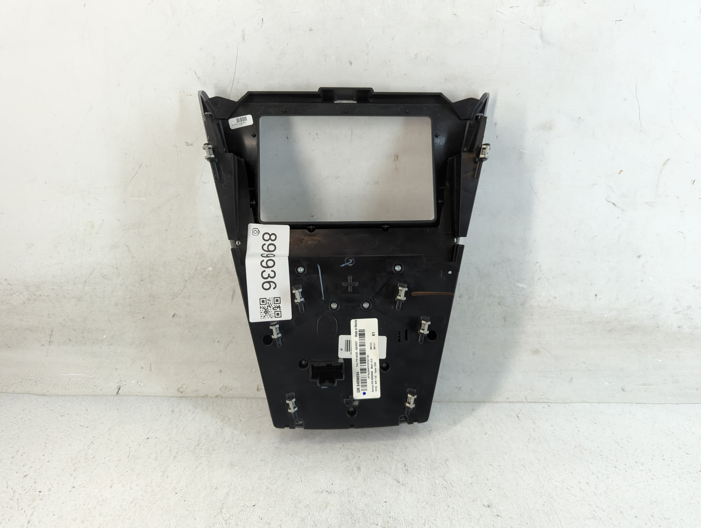 2016-2017 Chevrolet Equinox Radio AM FM Cd Player Receiver Replacement P/N:84096694 Fits Fits 2016 2017 OEM Used Auto Parts