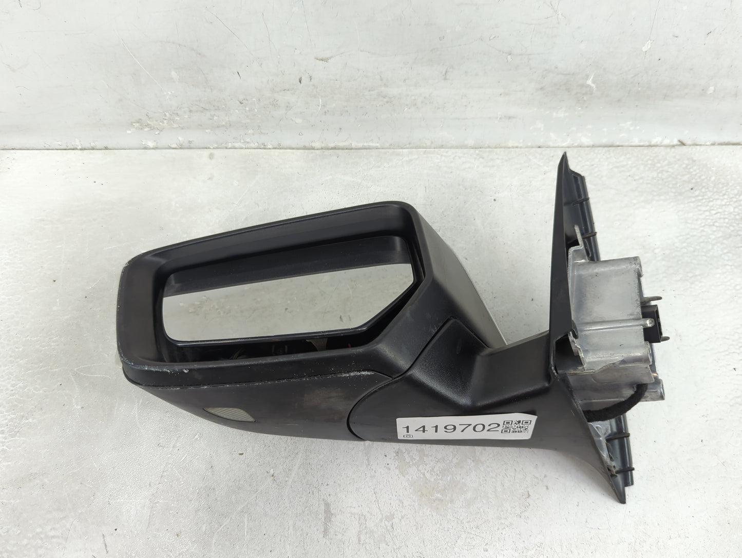 2016-2017 Chevrolet Impala Driver Side View Mirror - Left Door Mirror OEM Used - Oemusedautoparts1.com