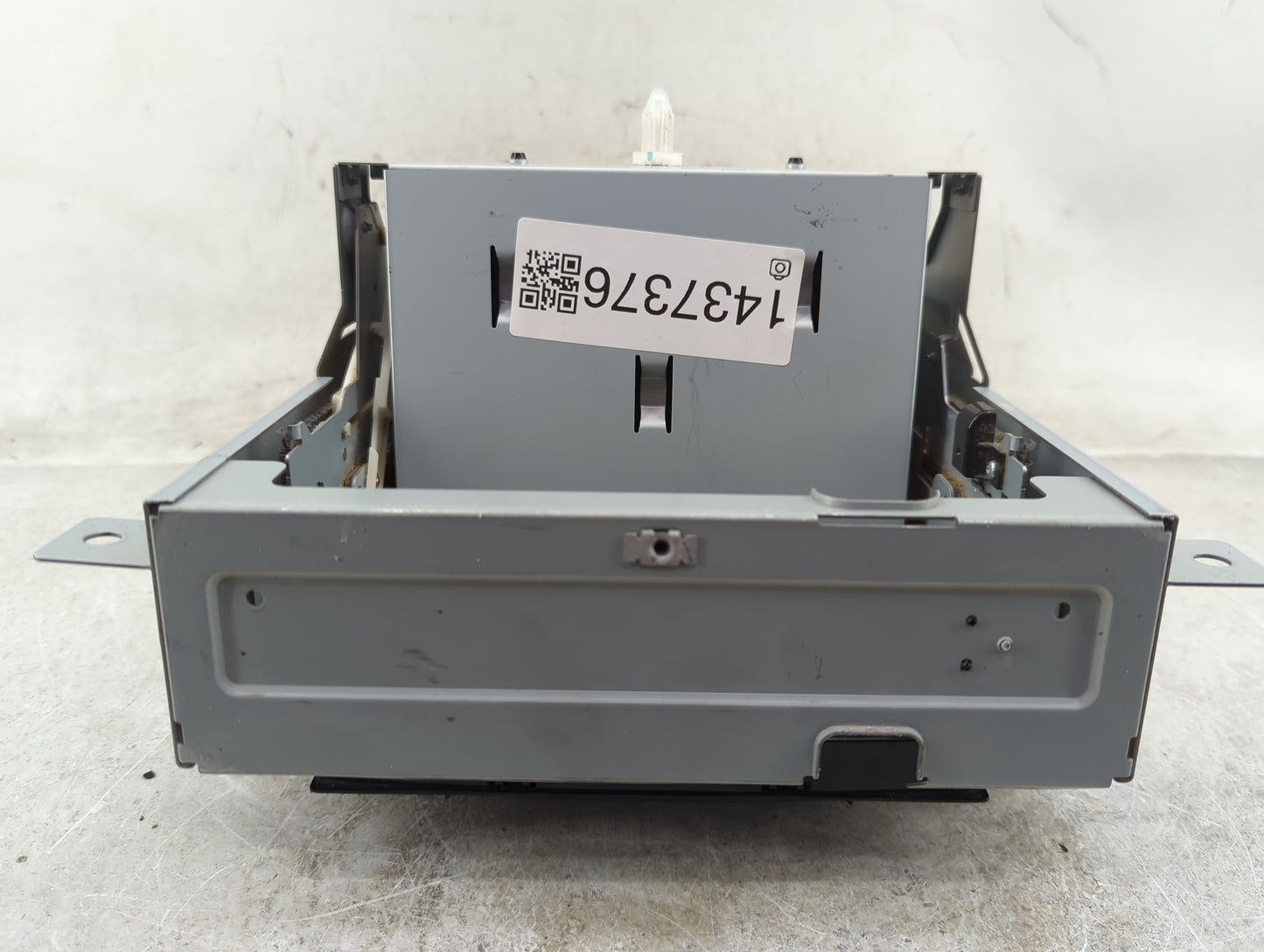 2017 Chevrolet Impala Radio AM FM Cd Player Receiver Replacement Fits OEM Used Auto Parts - Oemusedautoparts1.com