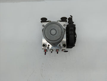 2017-2019 Chevrolet Impala ABS Pump Control Module Replacement P/N:84605919 84314306, 84020433, 84092226 Fits Fits 2017 2018 2019 OEM Used Auto Parts