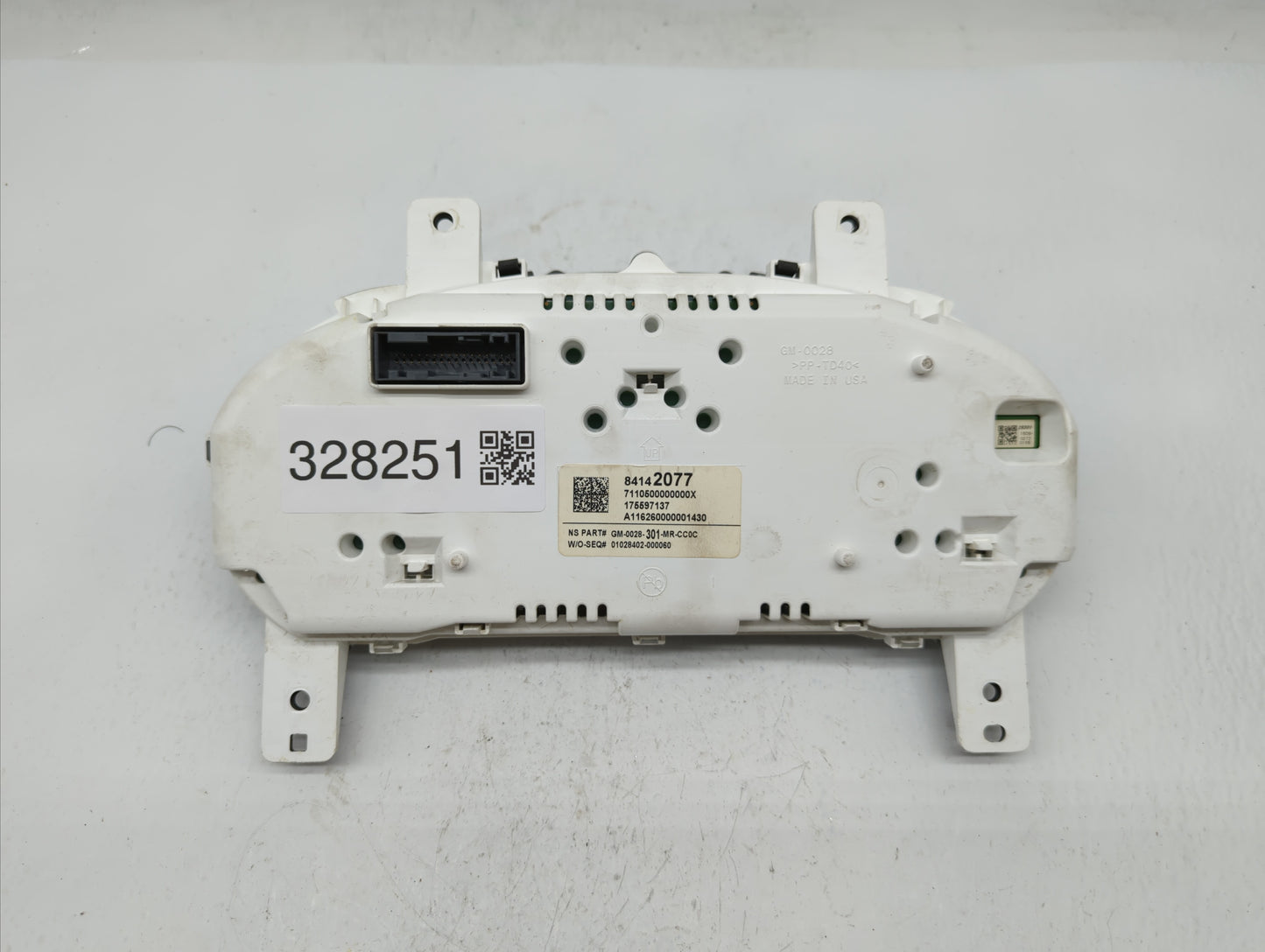 2017-2019 Chevrolet Impala Instrument Cluster Speedometer Gauges P/N:84142077 84332427 Fits Fits 2017 2018 2019 OEM Used Aut