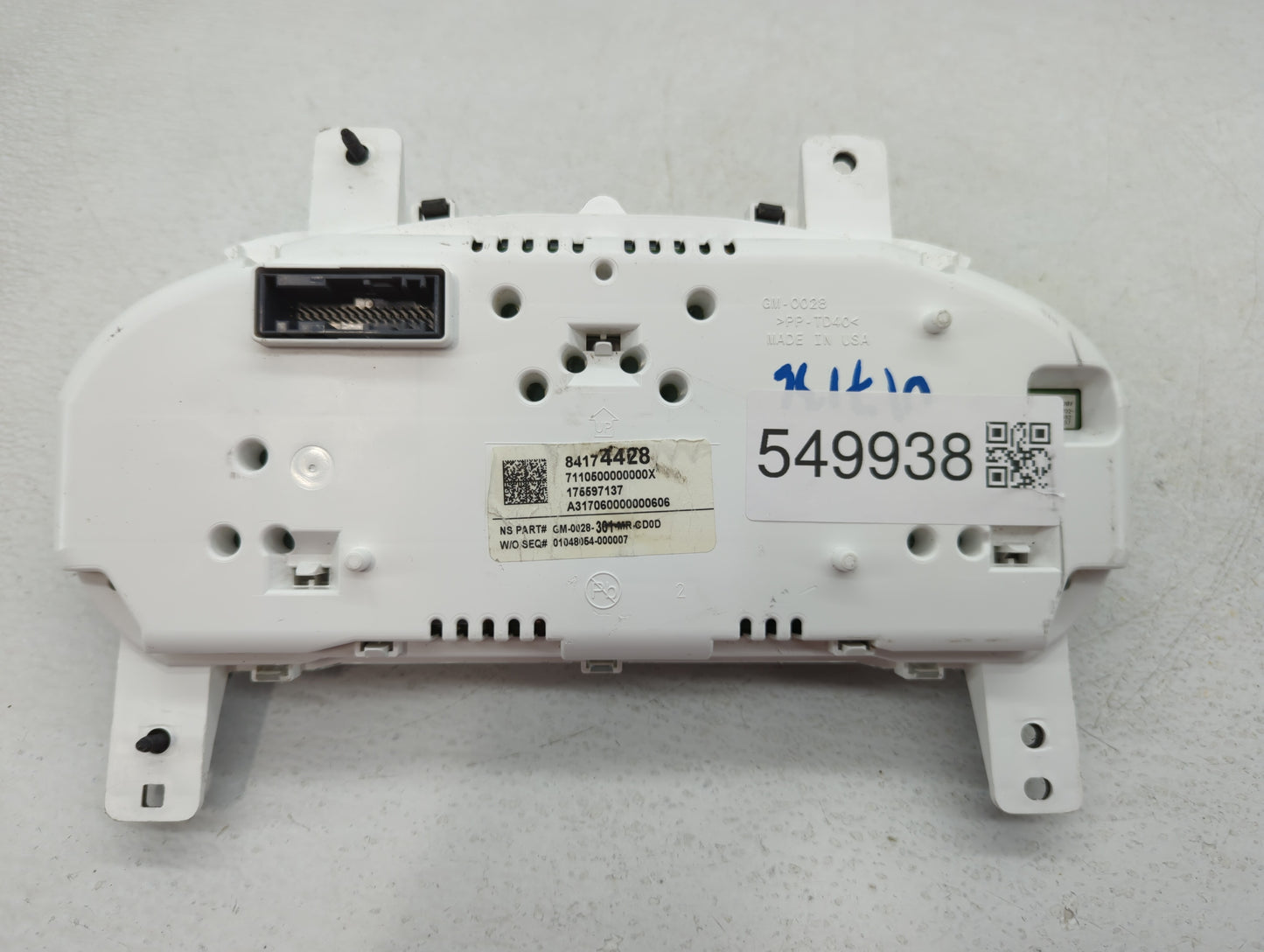 2017 Chevrolet Impala Instrument Cluster Speedometer Gauges P/N:84174428 Fits OEM Used Auto Parts - Oemusedautoparts1.com