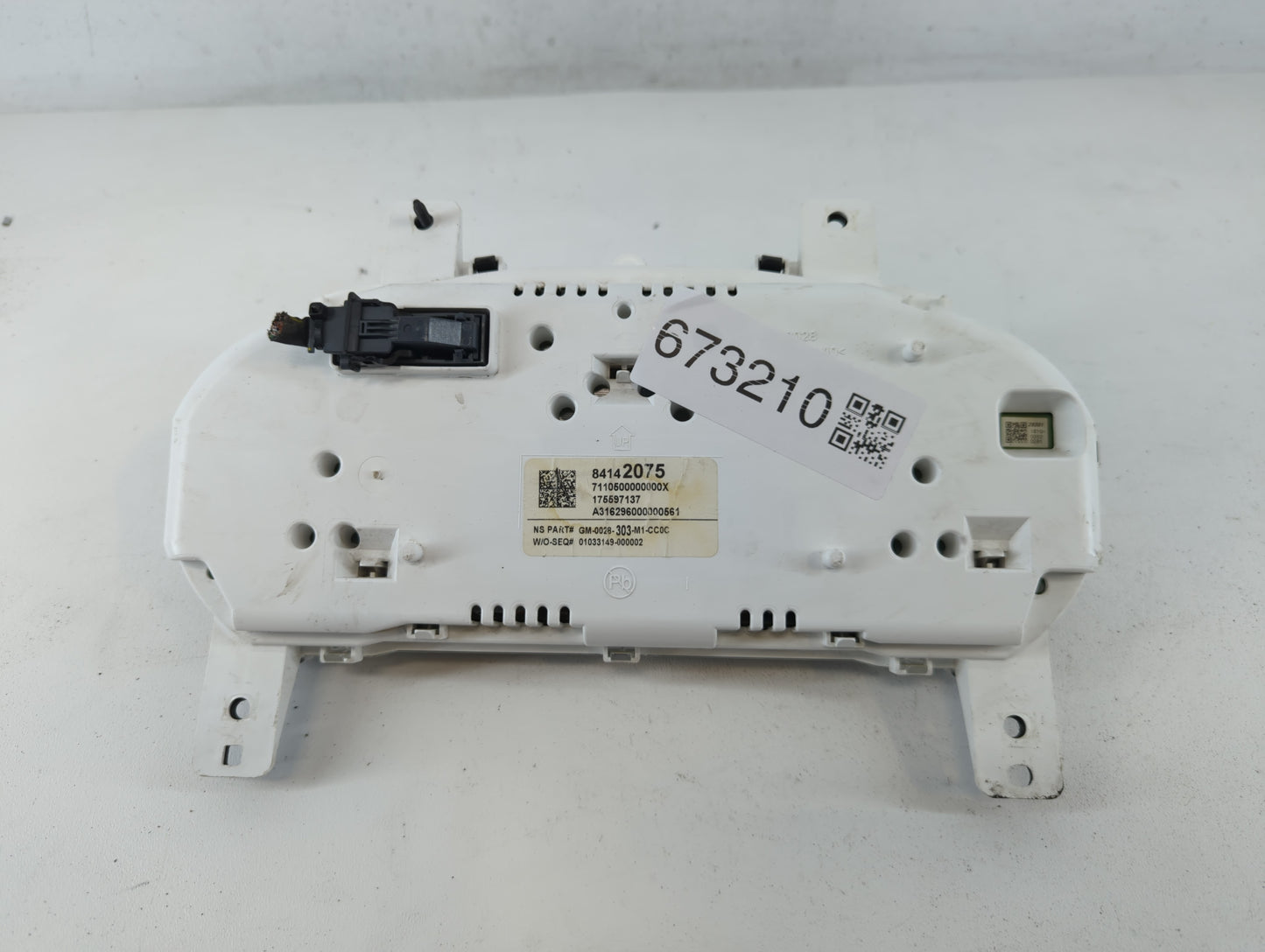 2017-2020 Chevrolet Impala Instrument Cluster Speedometer Gauges P/N:84142075 Fits Fits 2017 2018 2019 2020 OEM Used Auto Pa