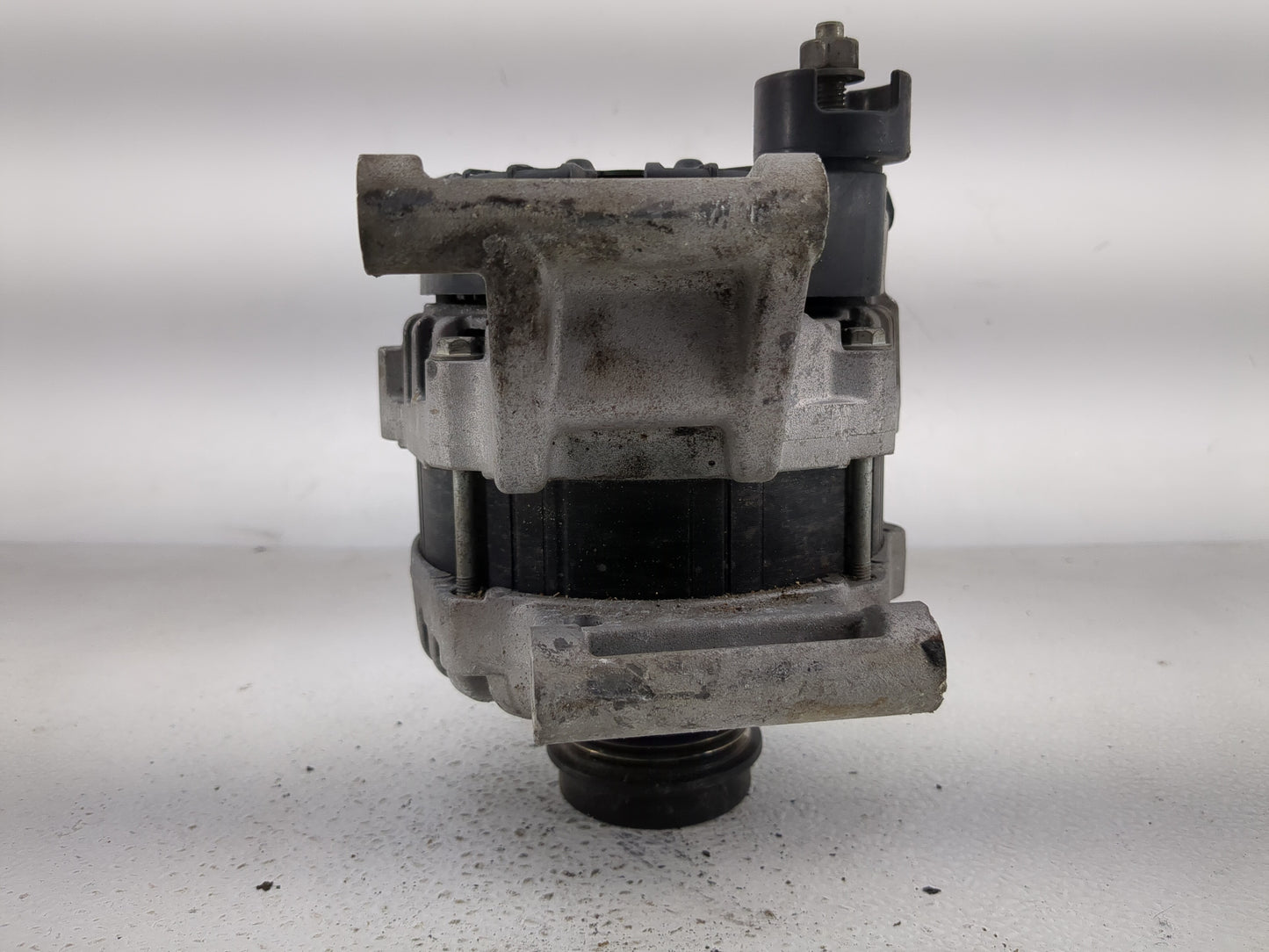 2016-2018 Chevrolet Malibu Alternator Replacement Generator Charging Assembly Engine OEM P/N:A005TV0181ZC 13506528 Fits OEM