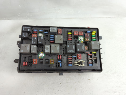 2016-2017 Chevrolet Malibu Fusebox Fuse Box Panel Relay Module P/N:812461952 Fits Fits 2016 2017 OEM Used Auto Parts