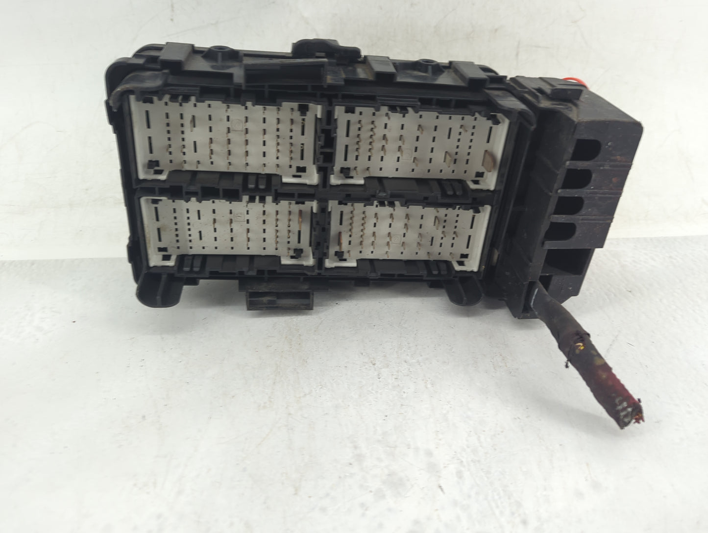 2016-2017 Chevrolet Malibu Fusebox Fuse Box Panel Relay Module Fits Fits 2016 2017 OEM Used Auto Parts - Oemusedautoparts1.c