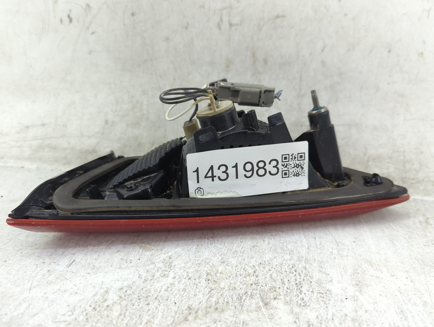 2016-2021 Chevrolet Malibu Tail Light Assembly Driver Left OEM P/N:84130996 Fits Fits 2016 2017 2018 2019 2020 2021 OEM Used