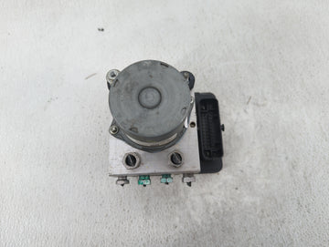 2017 Chevrolet Malibu ABS Pump Control Module Replacement P/N:84139399 84139390, 84139389, 84205164, 84056034 Fits OEM Used Auto Parts