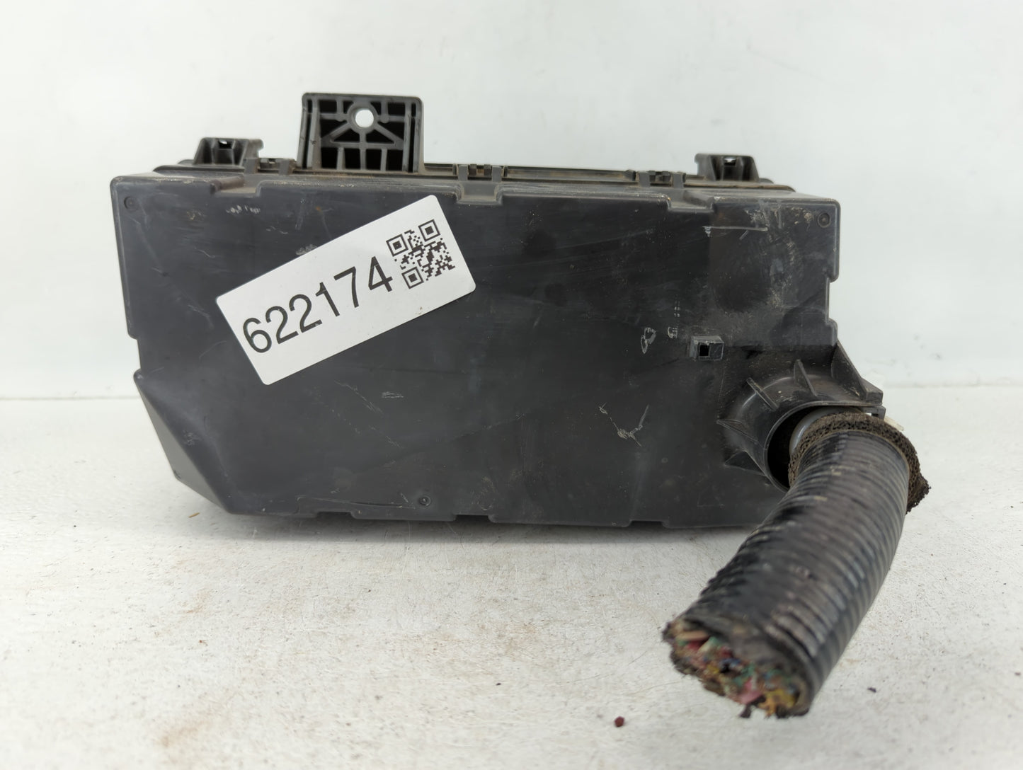 2017-2018 Chevrolet Malibu Fusebox Fuse Box Panel Relay Module P/N:031R10N979 TK8-A011 A0 Fits Fits 2017 2018 OEM Used Auto