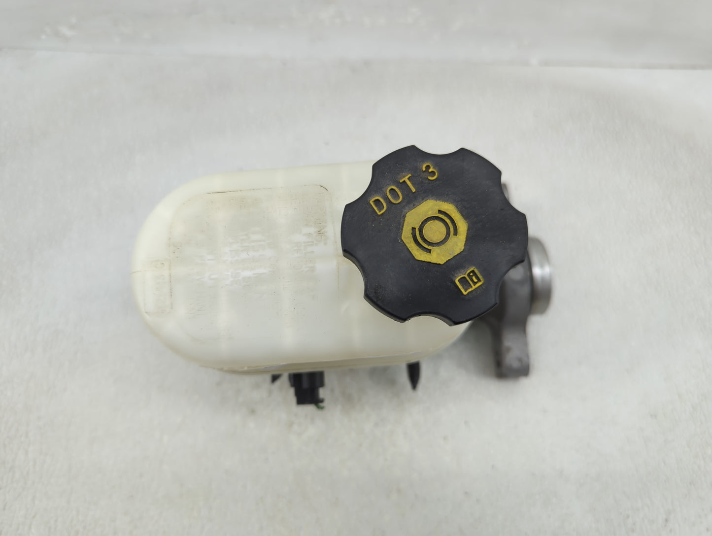 2014-2019 Chevrolet Silverado 1500 Brake Master Cylinder - Oemusedautoparts1.com