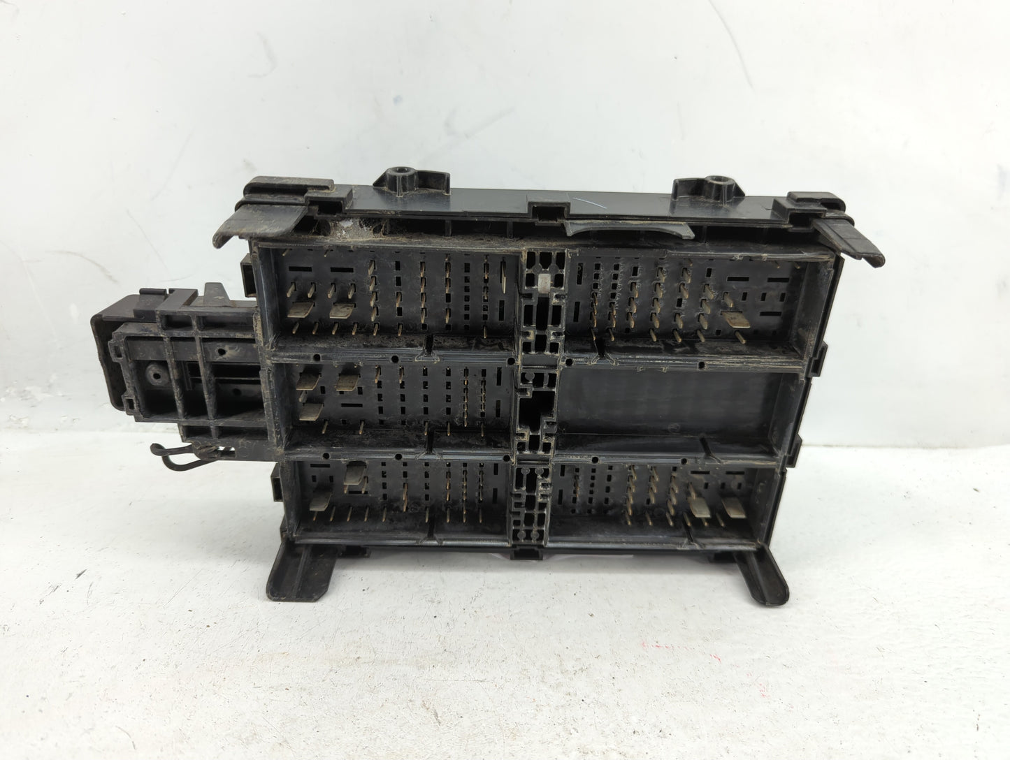 2016-2018 Chevrolet Silverado 1500 Fusebox Fuse Box Panel Relay Module P/N:23387799 Fits Fits 2016 2017 2018 OEM Used Auto P