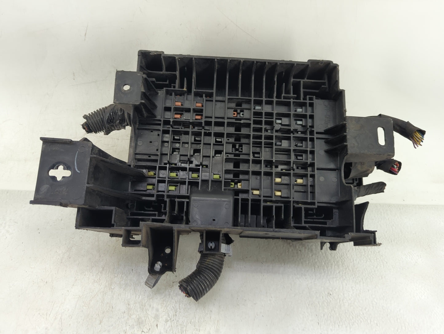 2016-2018 Chevrolet Silverado 1500 Fusebox Fuse Box Panel Relay Module Fits Fits 2016 2017 2018 OEM Used Auto Parts - Oemuse