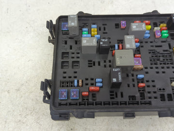 2017-2019 Chevrolet Silverado 1500 Fusebox Fuse Box Panel Relay Module P/N:84075777 13500114, 13500113 Fits Fits 2017 2018 2019 OEM Used Auto Parts