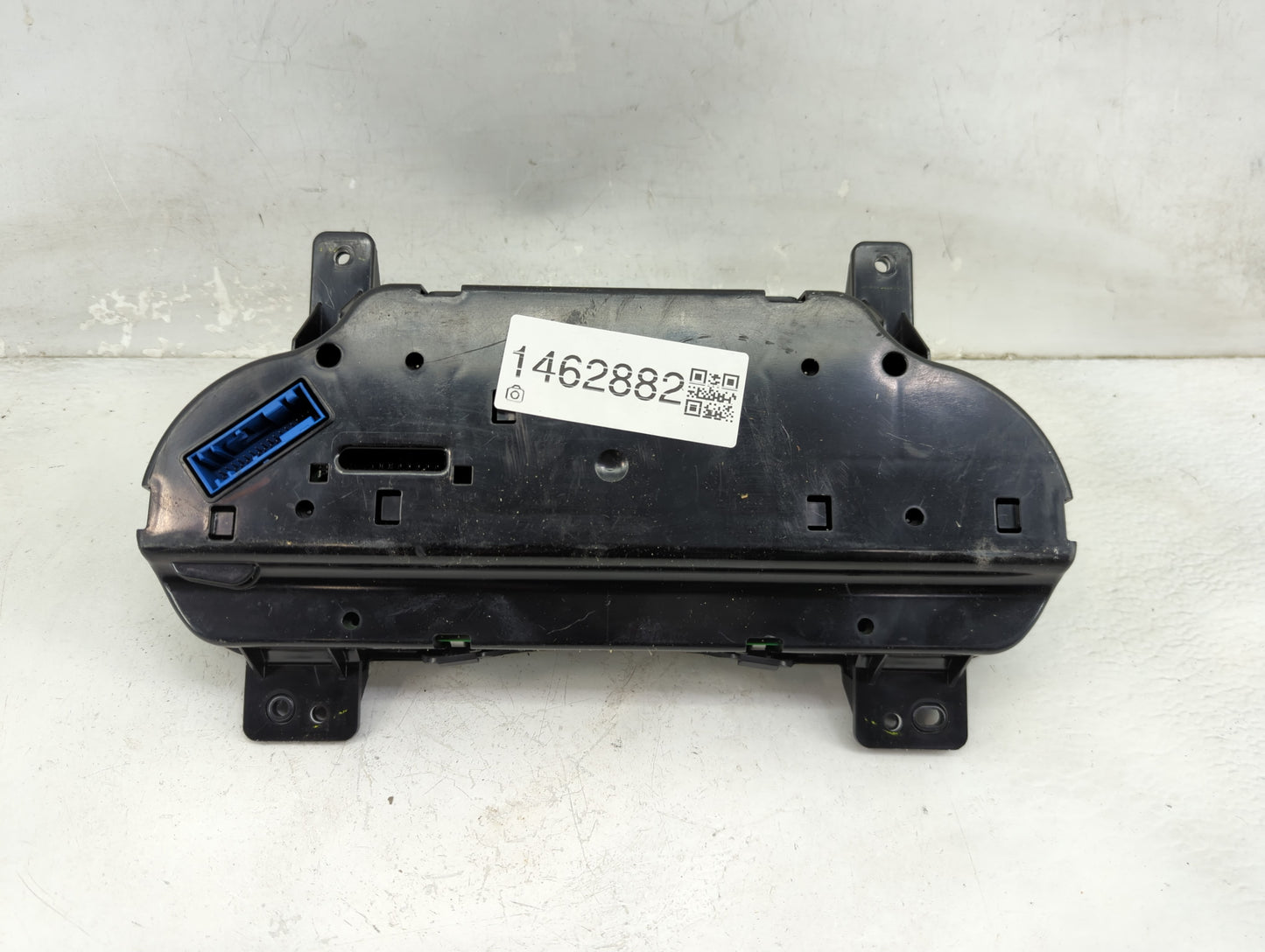 2017 Chevrolet Silverado 1500 Instrument Cluster Speedometer Gauges P/N:84068685 28522242, 2917047AJ4J29XH0 Miles: Fits OEM