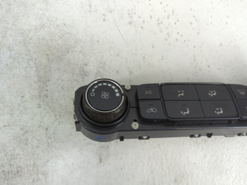 2014-2019 Chevrolet Silverado 1500 Climate Control Module Temperature AC/Heater Replacement P/N:84164475 815372982 Fits OEM Used Auto Parts