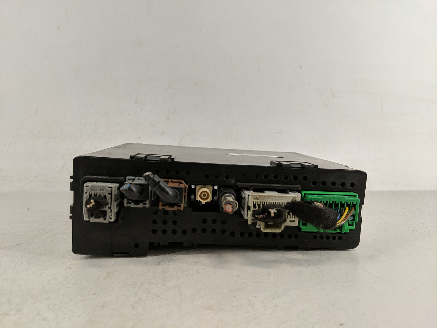 2017-2018 Chevrolet Silverado 2500 Radio AM FM Cd Player Receiver Replacement Fits Fits 2017 2018 OEM Used Auto Parts - Oemu