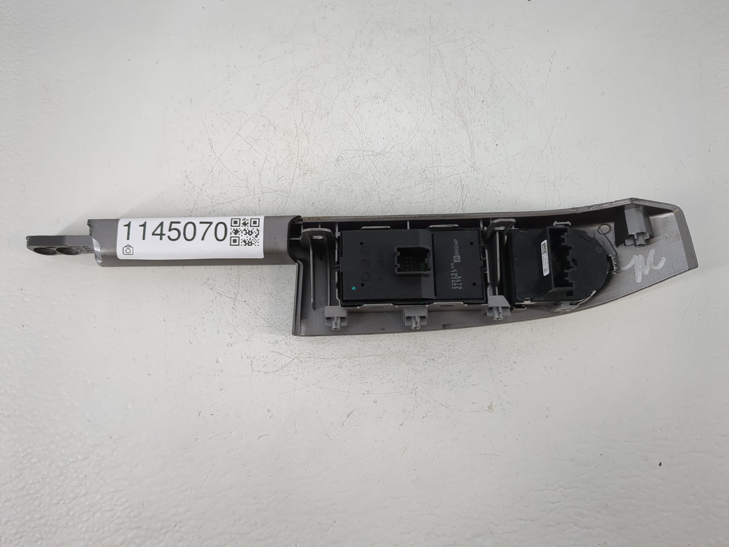 2017-2019 Chevrolet Sonic Master Power Window Switch Replacement Driver Side Left P/N:95328440 Fits OEM Used Auto Parts - Oe