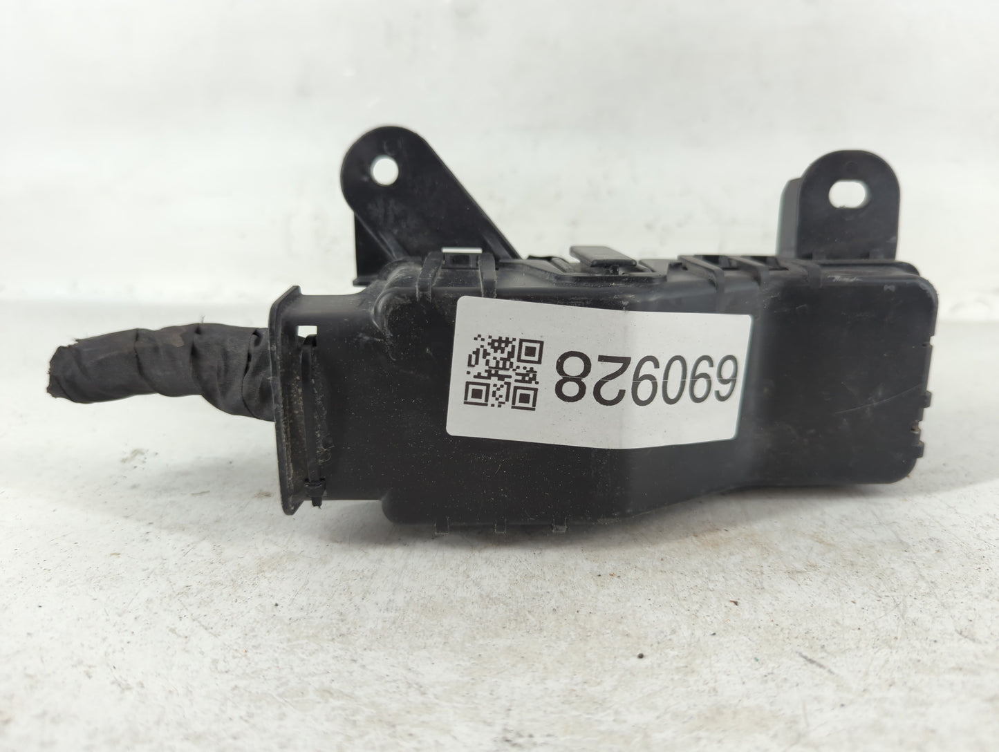 2017 Chevrolet Suburban 1500 Fusebox Fuse Box Panel Relay Module P/N:470-02 Fits Fits 2015 2016 2018 2019 2020 OEM Used Auto